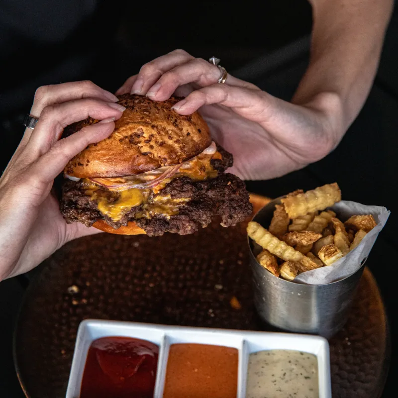 Aftermath_Cheeseburger_027